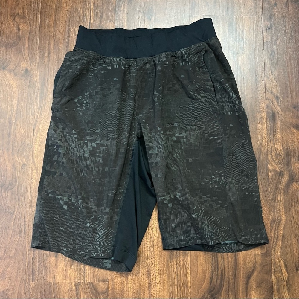 3/$30 ☀️ Lululemon T.H.E. Short Linerless 11"